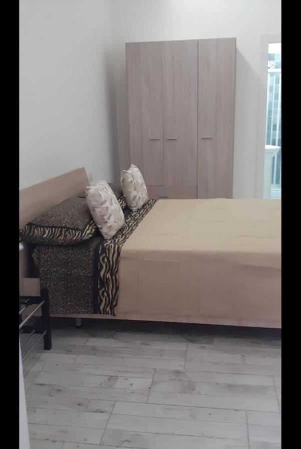 La Dimora Di Rosy Hotel Nápoly Szoba fotó